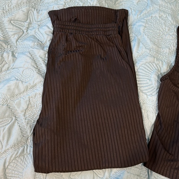 Ladies Lounge Set - Picture 4 of 10